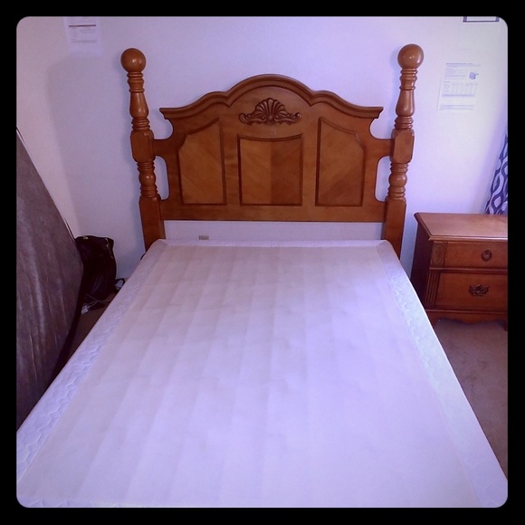 Queen Size Bedroom set. - Picture 1 of 7